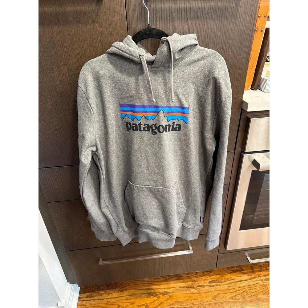 Patagonia Men's P-6 Logo Uprisal Hoody in gray a classic graphic logo men's L